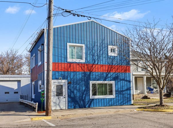 21 E Maple Street NE, Cedar Springs, MI 49319