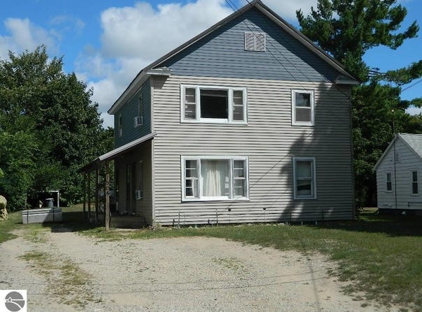 1504 Lyons Street, Mt Pleasant, MI 48858-1234