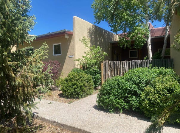 331 A Randall Lane, Taos, NM 87571