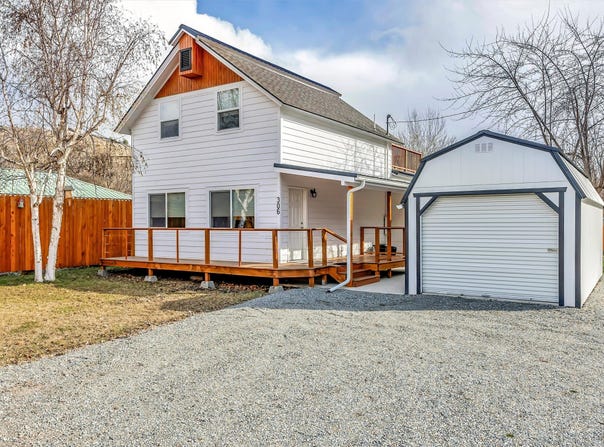 306 Central Avenue, Plains, MT 59859