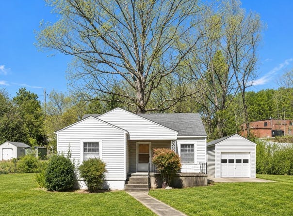 1521 E 10TH STREET, ANNISTON, AL 36207