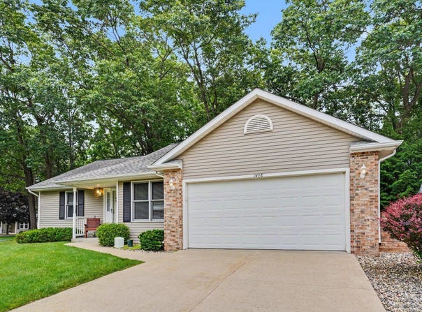 1498 Estero Drive, Portage, MI 49002