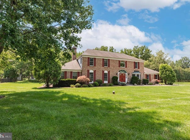 5765 N DEER RUN RD, DOYLESTOWN, PA 18902