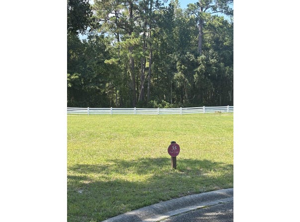 602 Millbrook Rd., Georgetown, SC 29440