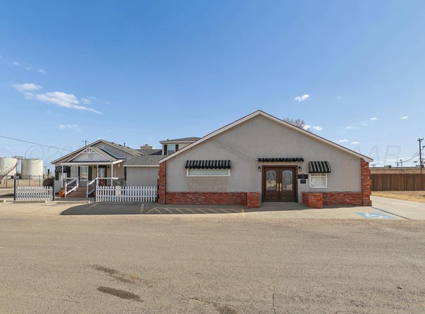 702 E 7th Street, Dalhart, TX 79022