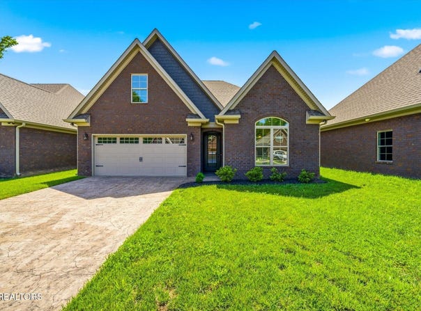 224 Lake View Point, Englewood, TN 37329