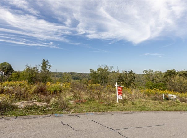 79 Ridgewood Drive, Cecil, PA 15057