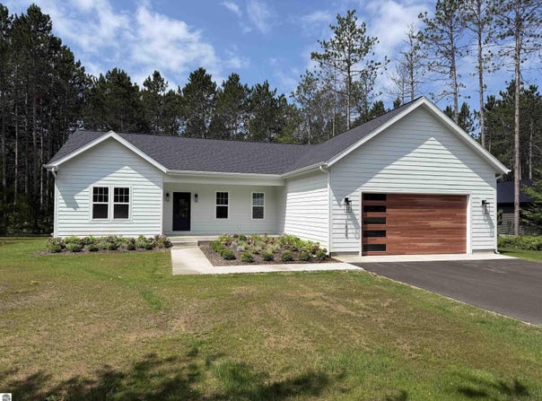 1849 CASCADE TRAIL #7, INTERLOCHEN, MI 49685