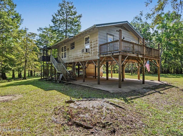 24720 Davis Dead River Drive, Lucedale, MS 39452