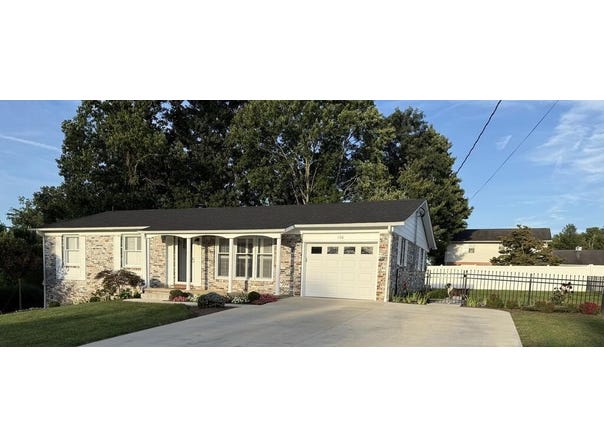106 W Hendricks, BECKLEY, WV 25801