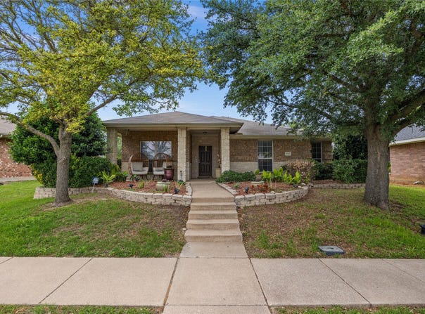 1707 W Venus Drive, Lancaster, TX 75134