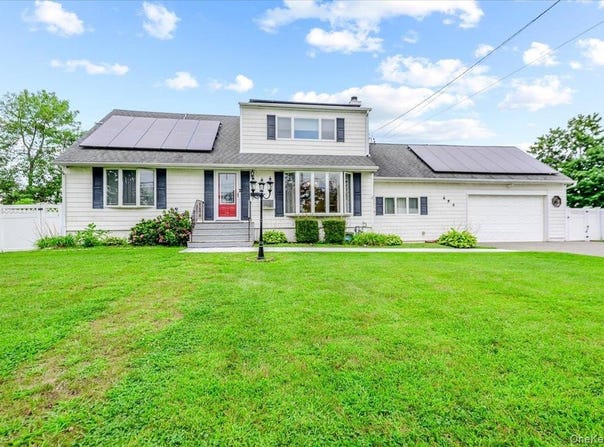 694 Pease Lane, West Islip, NY 11795