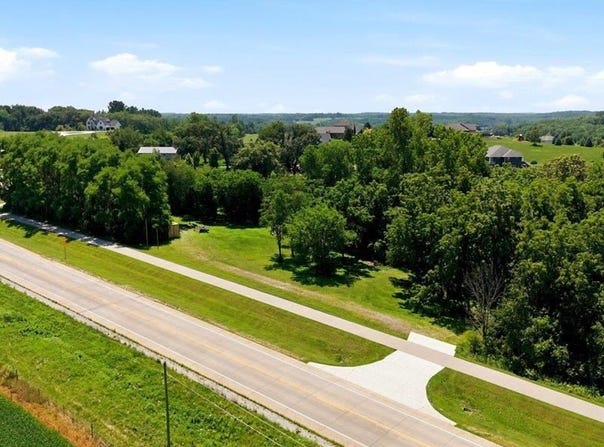 NE Starks Acres lot: #2, Solon, IA 52333