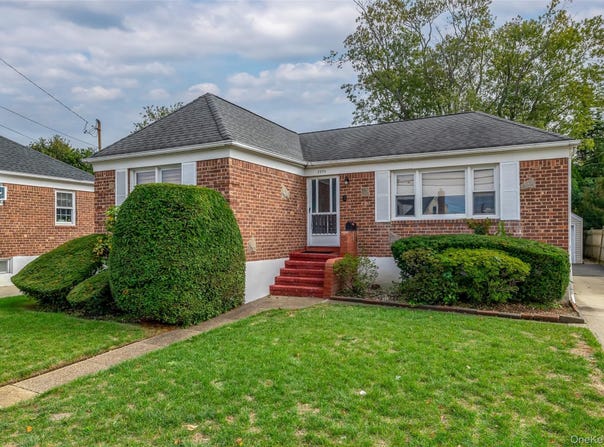 2975 oceanside Road, Oceanside, NY 11572