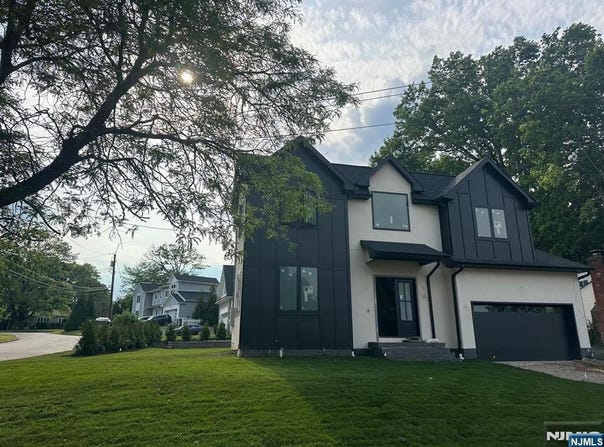 70 Carleton Road, Cresskill, NJ 07626