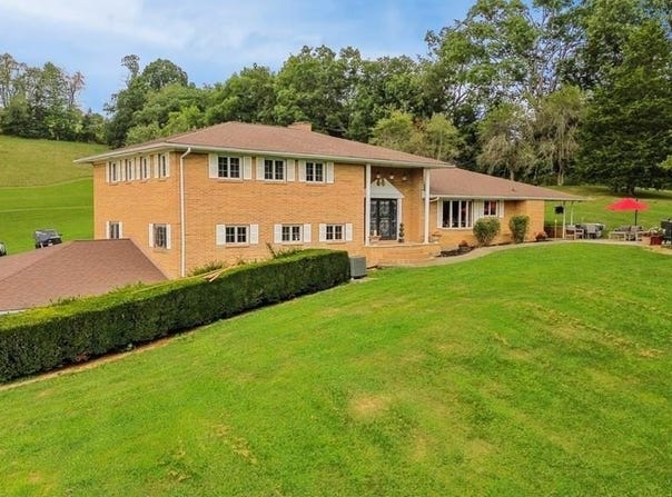 299 Drews Lane, Cedar Bluff, VA 24609