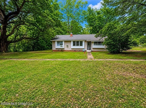 100 Gulf Camp Road, Lumberton, MS 39455