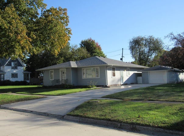 306 1st St NW, Dayton, IA 50530