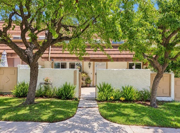 10161 Larwin Avenue, Chatsworth, CA 91311