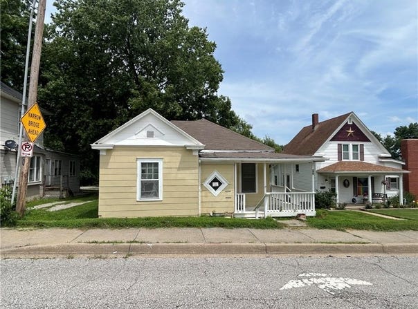 525 S Crysler Avenue, Independence, MO 64052