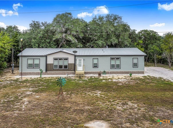 838 E Oak Street, Goliad, TX 77963