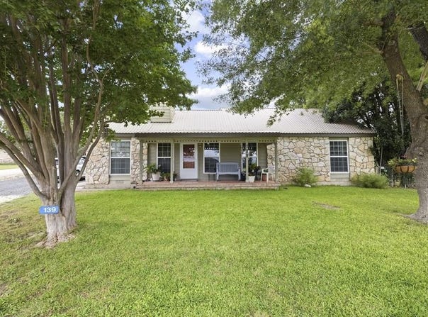 139, 143 Eickenroht, Ingram, TX 78028