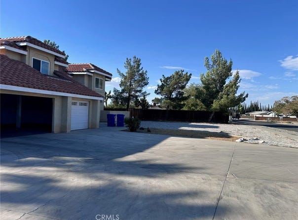 12490 Iroquois, Apple Valley, CA 92308