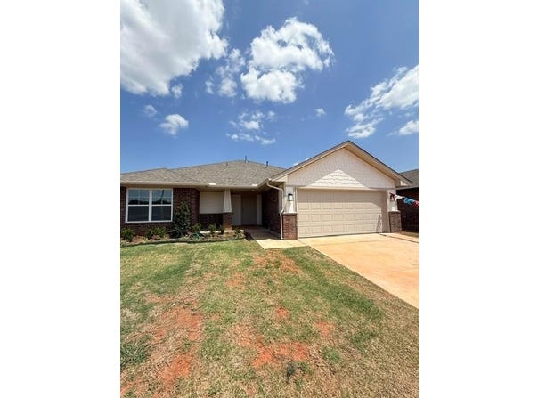 1816 Pin Cherry Lane, Moore, OK 73160