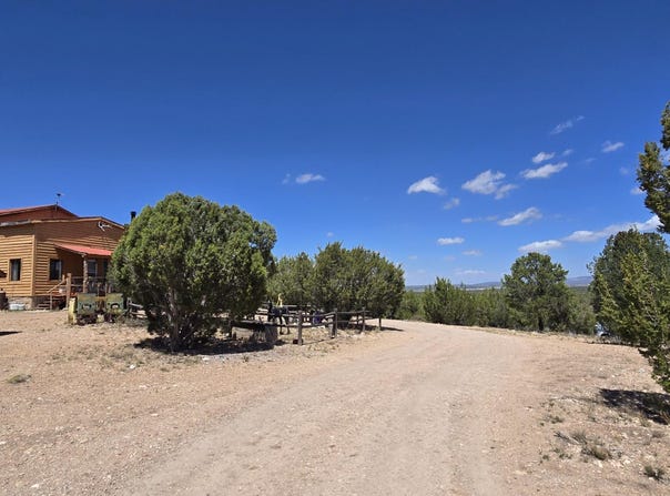 2795 W Poppy Road, Ash Fork, AZ 86320