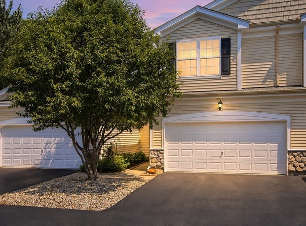 2714 Kendall Crossing, Johnsburg, IL 60051