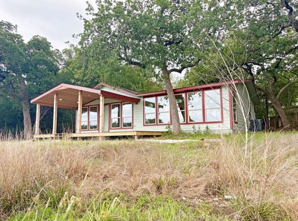 106 Caddo, Smithville, TX 78957