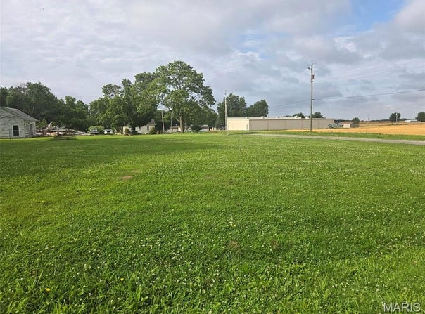 4th Street, Keyesport, IL 62253