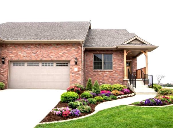 1 Saint Ivans Circle, Bloomington, IL 61705