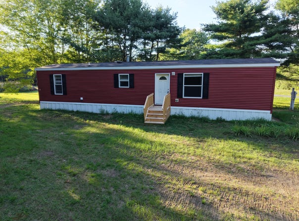 558 Nash Road, Pittston, ME 04345