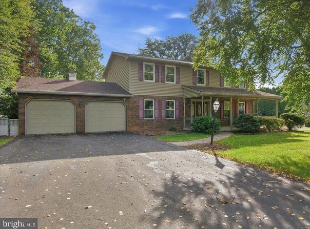 714 LEXINGTON Road, NAZARETH, PA 18064