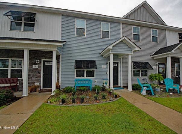7 Catalina Circle, Swansboro, NC 28584