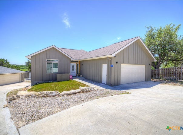 305 Lake Crest Drive, Spring Branch, TX 78070