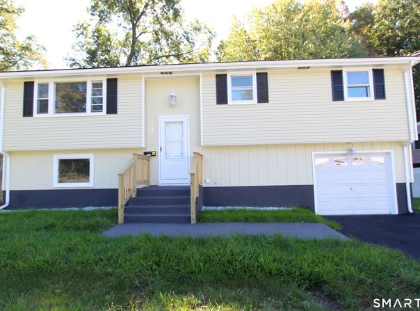 17 Forest Lane, Bloomfield, CT 06002