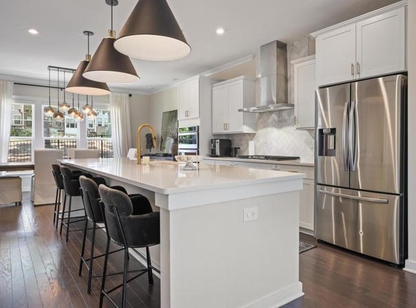 1008 Burnside Lane NW, Atlanta, GA 30318