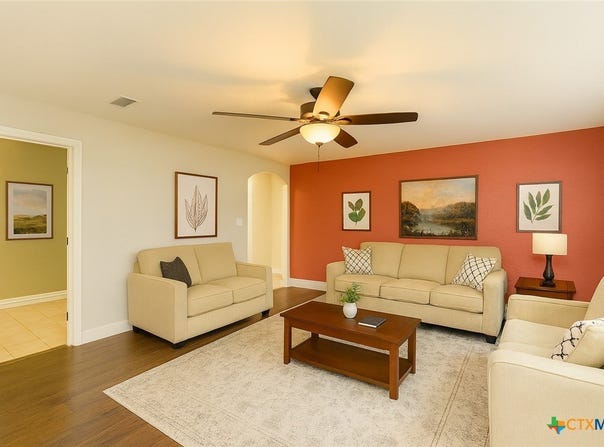 304 S Main Street, Elgin, TX 78621