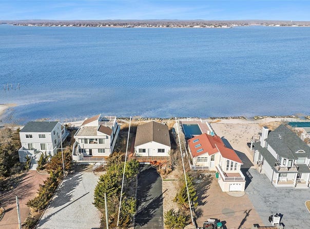 626 Dune Road, Westhampton, NY 11978