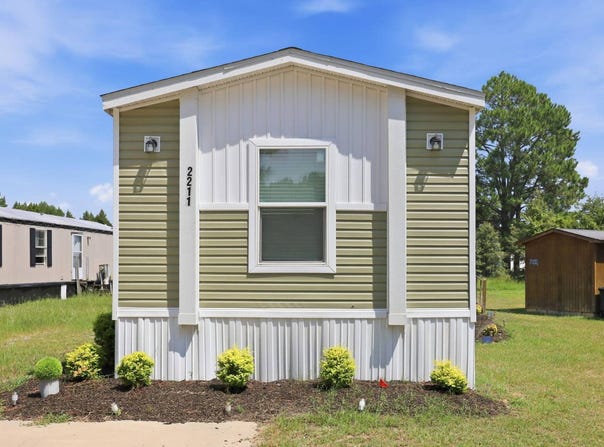 2211 Presley Dr, Greenville, NC 27834