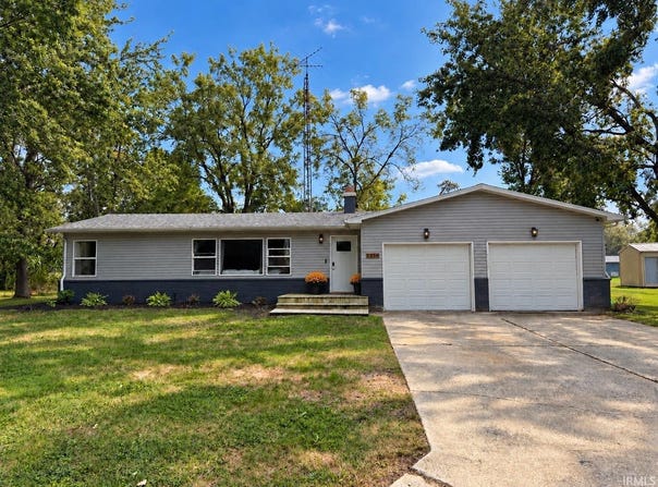 5568 E Neininger Drive, Monticello, IN 47960