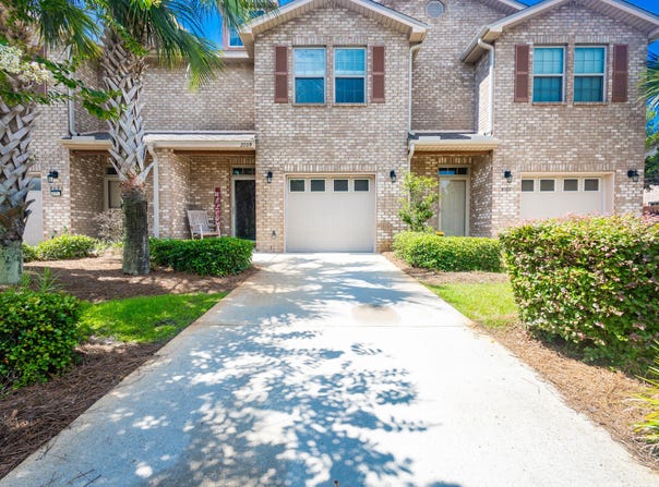 2109 Wilsons Plover Circle, Navarre, FL 32566