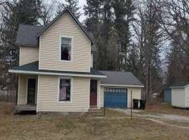 201 N Pine St, Sanford, MI 48657