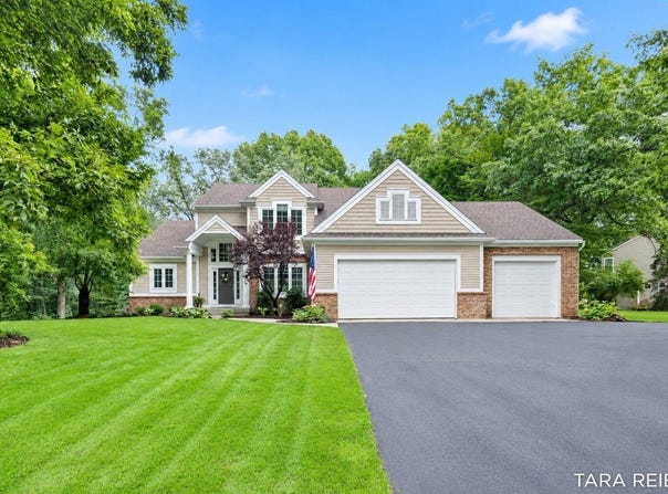 4320 Trail E Drive NE, Ada, MI 49301