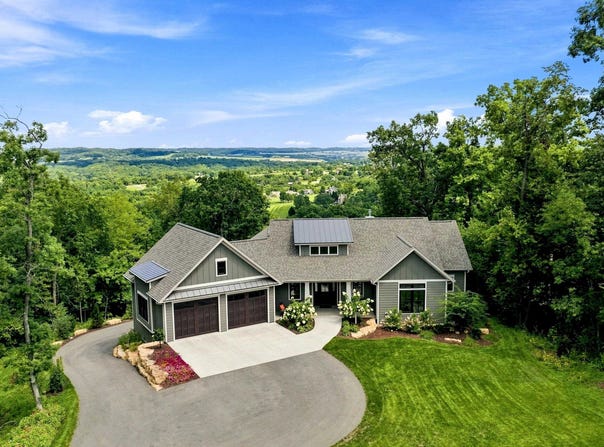 57 Stony Point, GALENA, IL 61036