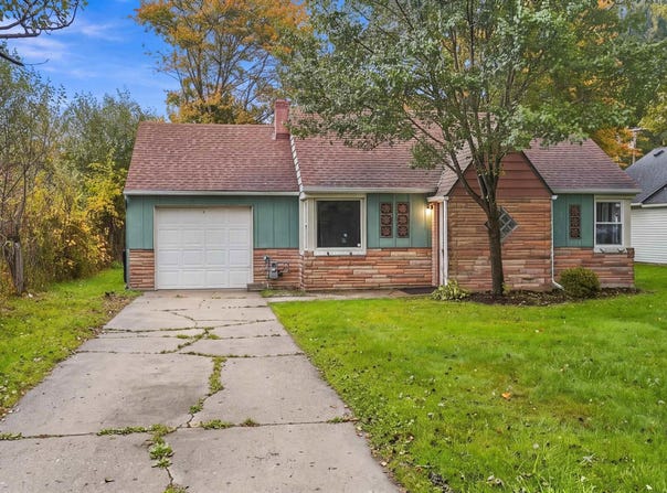 121 Murphy Road, Saint Clair, MI 48079
