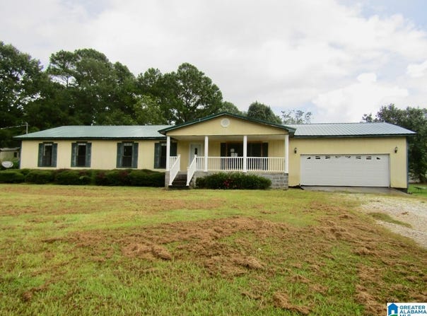 61 LOONEY LOOP, SYLACAUGA, AL 35151