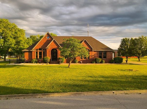 1 Shamrock Drive, Lamar, MO 64759